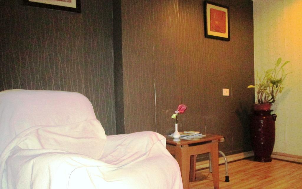Indismart Hotel Kolkata Bagian luar foto