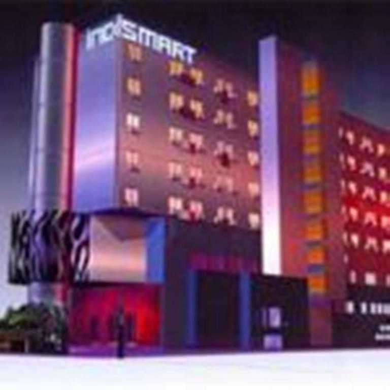 Indismart Hotel Kolkata Bagian luar foto