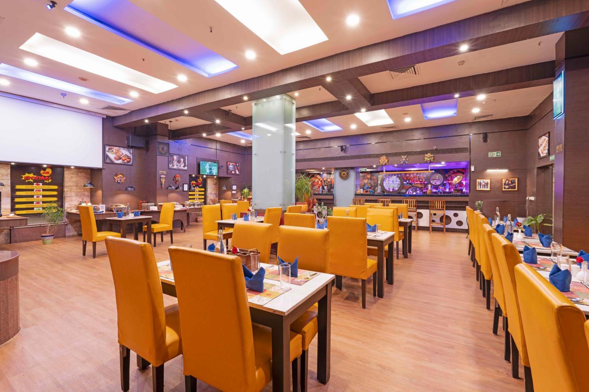 Indismart Hotel Kolkata Bagian luar foto