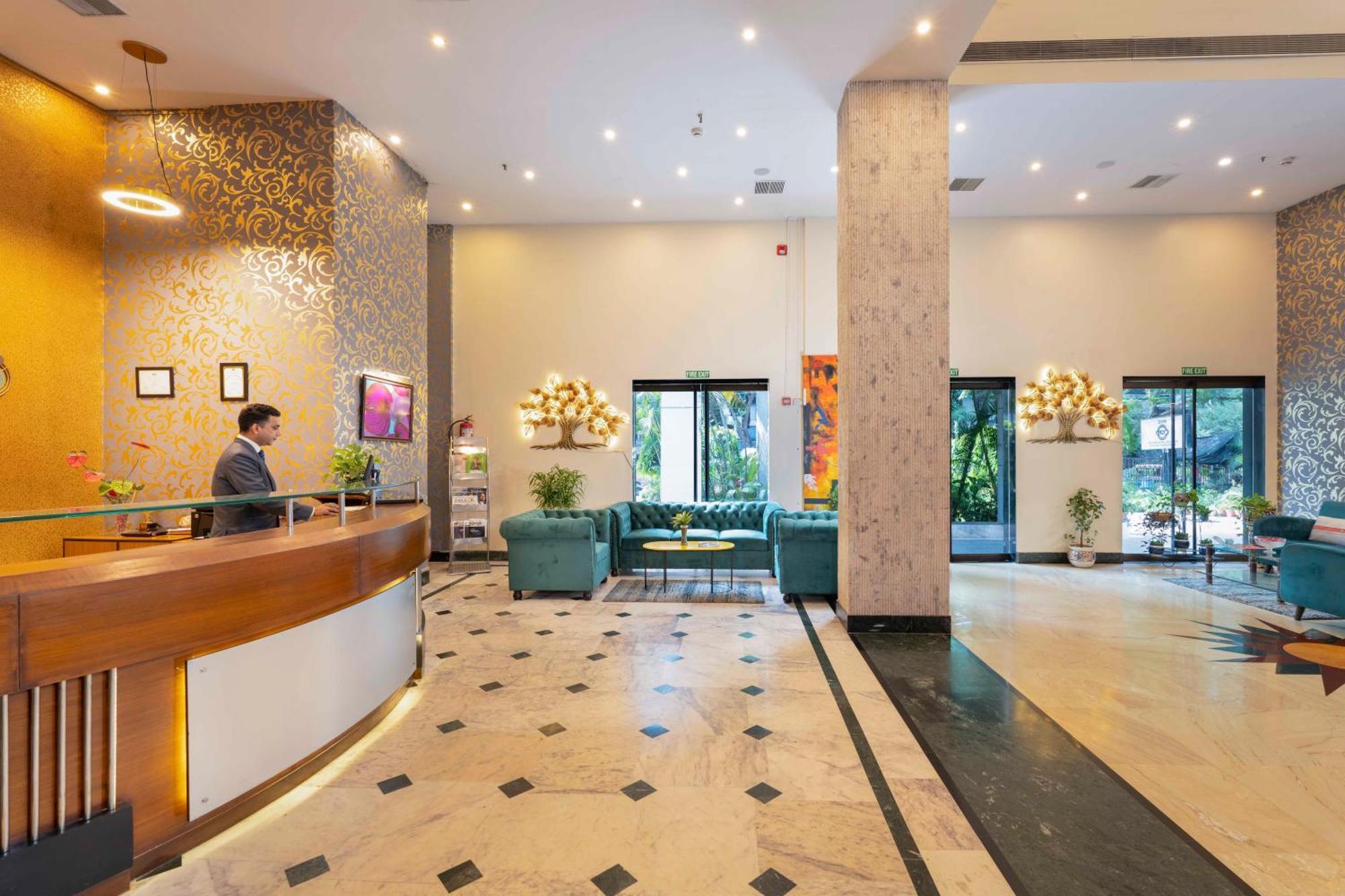Indismart Hotel Kolkata Bagian luar foto