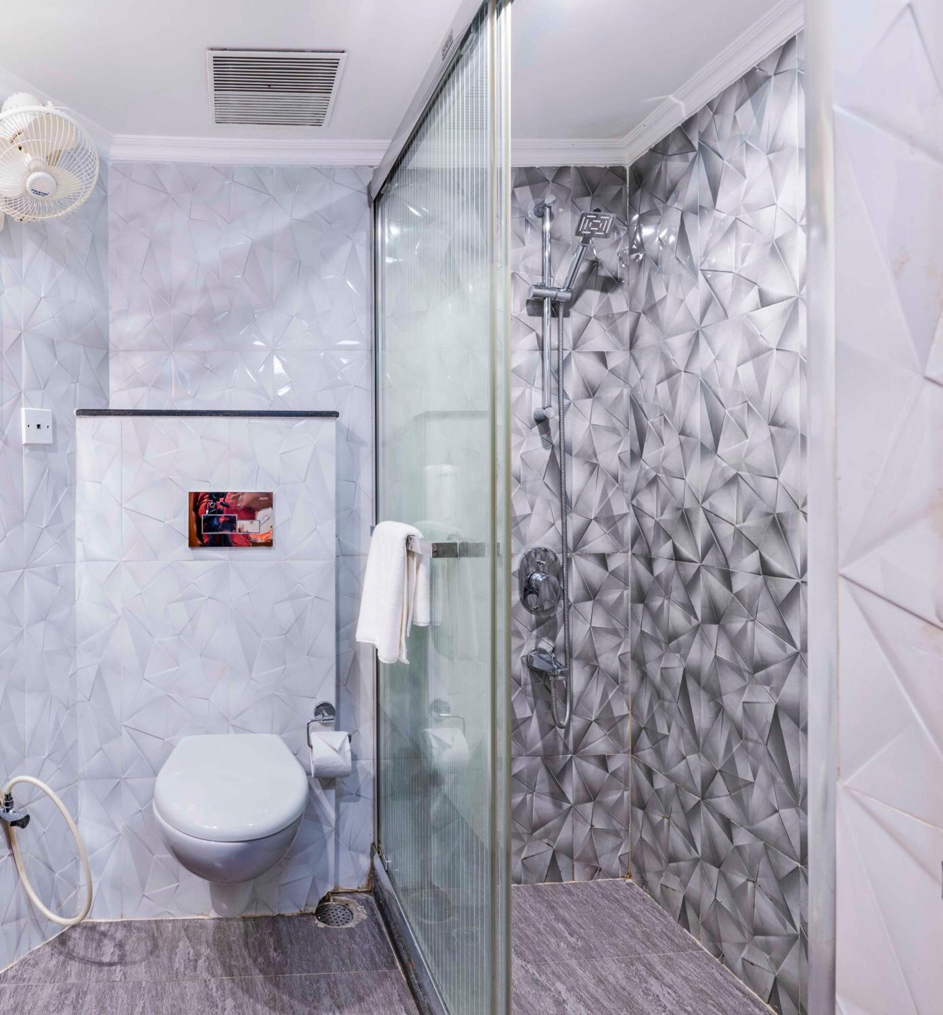 Indismart Hotel Kolkata Bagian luar foto