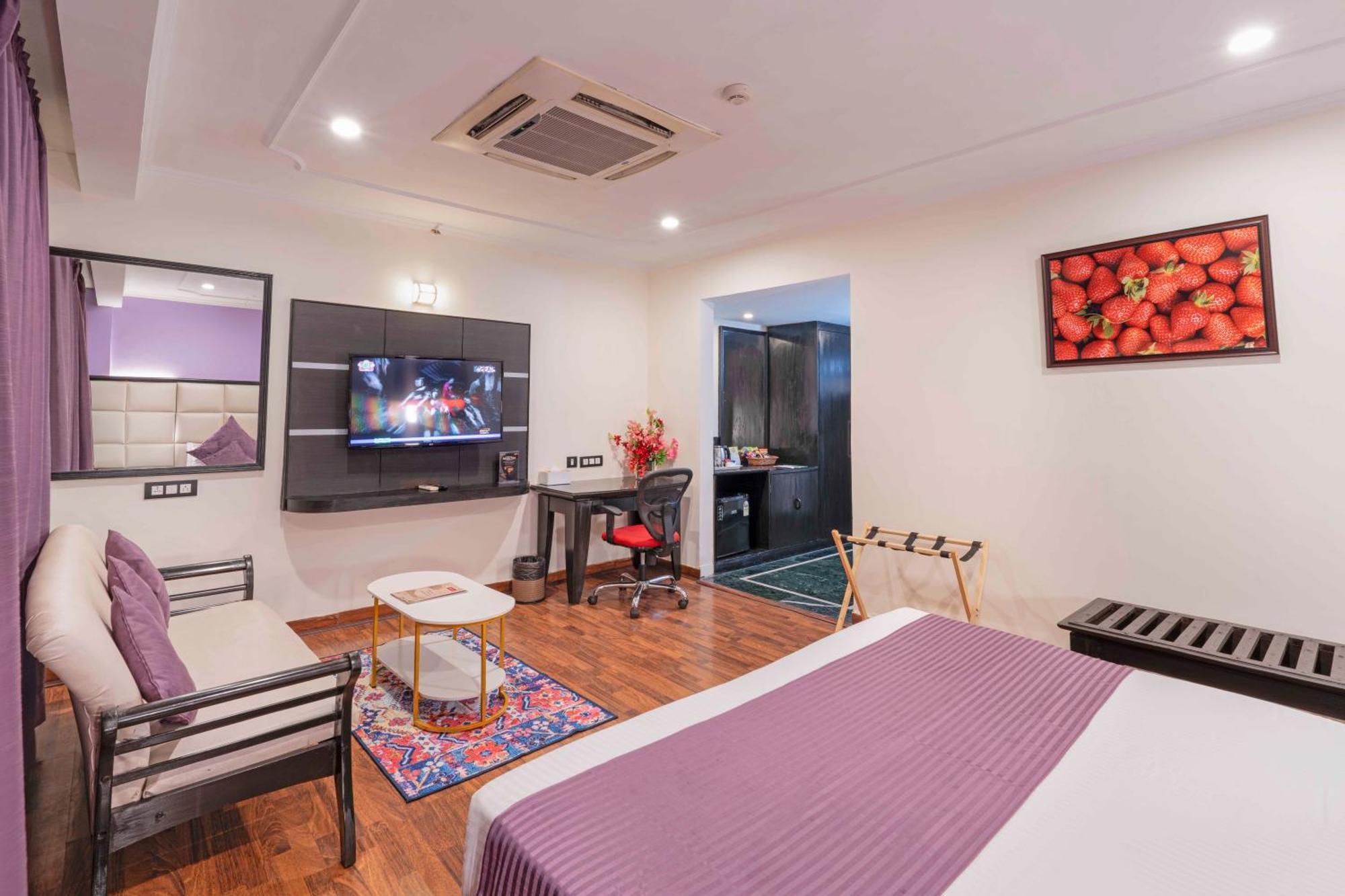 Indismart Hotel Kolkata Bagian luar foto
