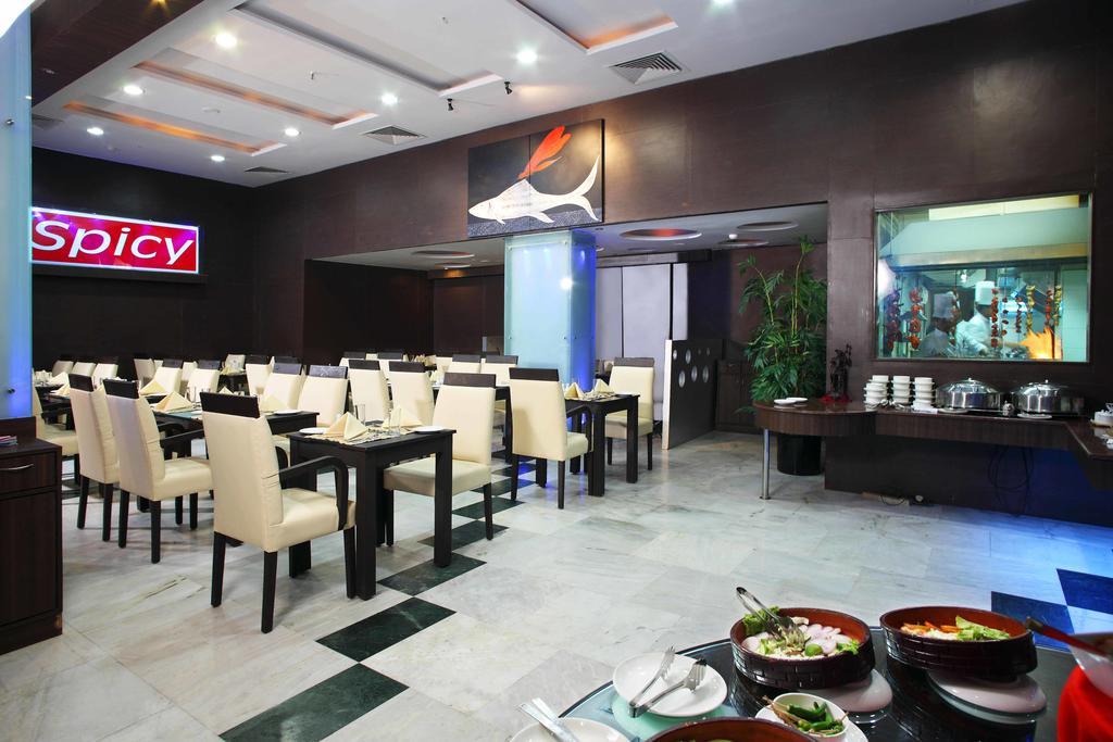 Indismart Hotel Kolkata Bagian luar foto