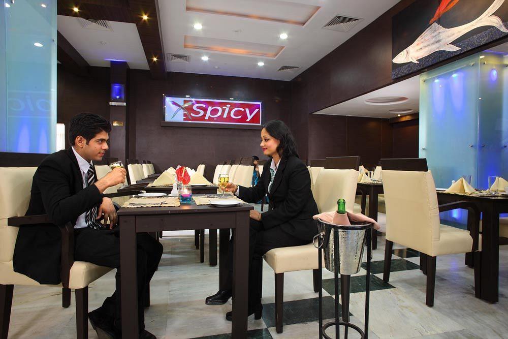 Indismart Hotel Kolkata Bagian luar foto